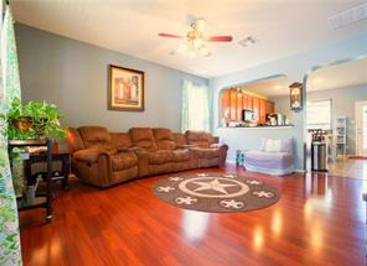 10504 Wylie Dr - Photo 3 of 25