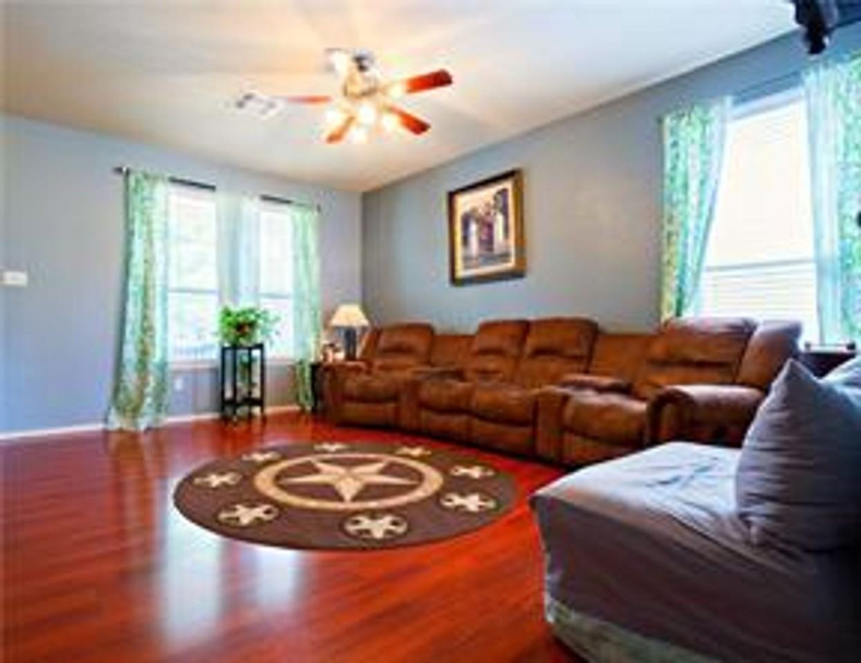 10504 Wylie Dr - Photo 4 of 25