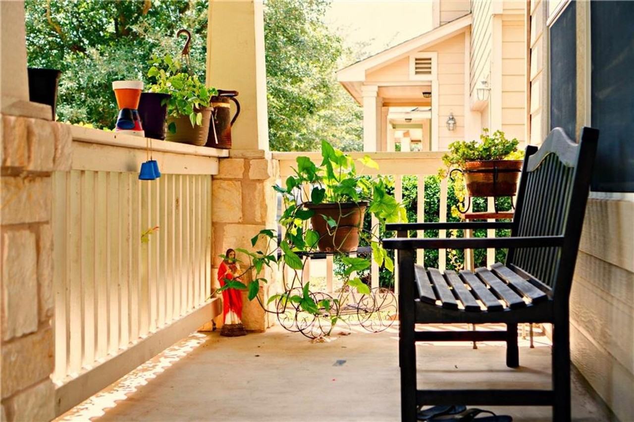 10504 Wylie Dr - Photo 3 of 22