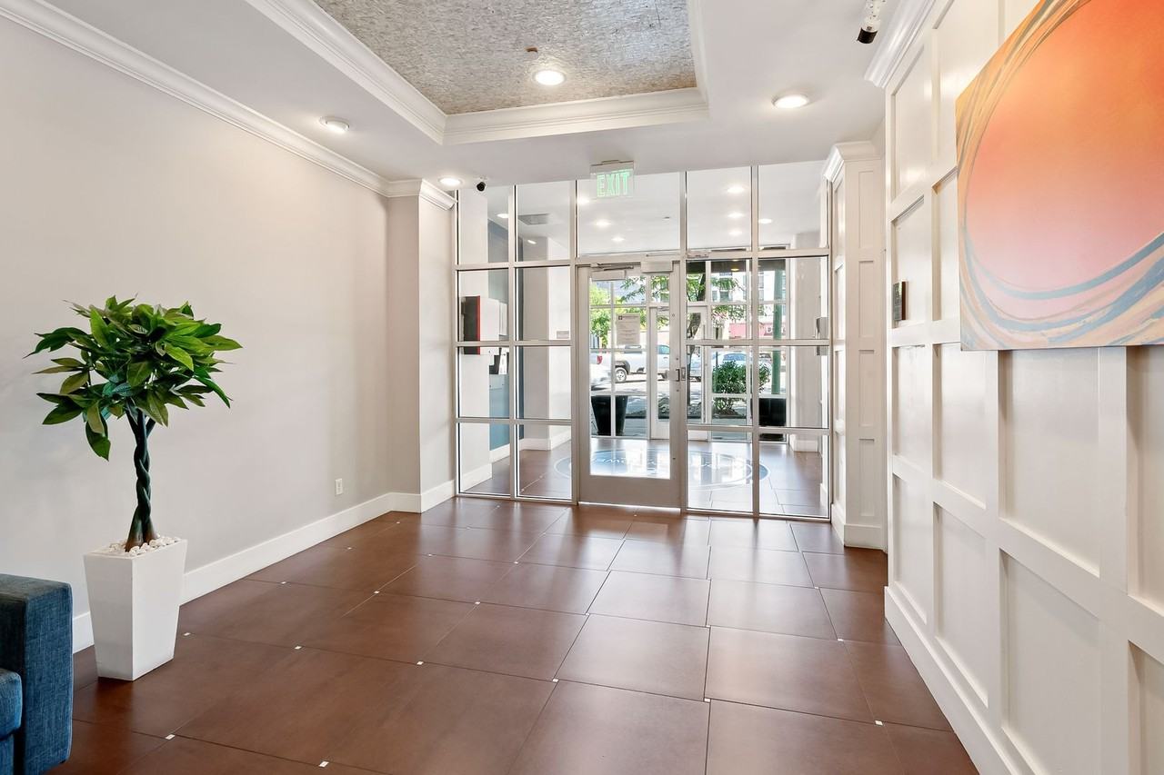 230 E Broadway #506 - Photo 3 of 50