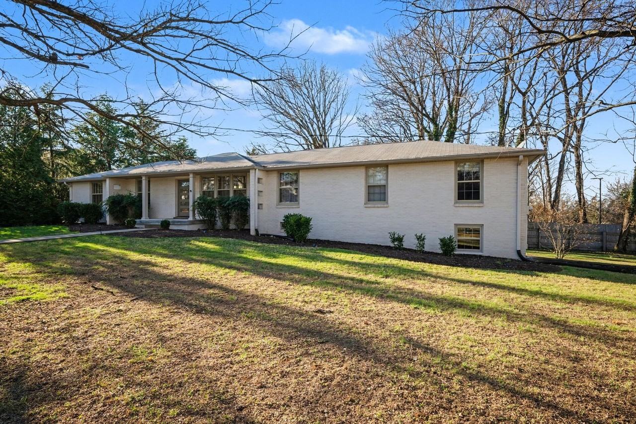 4303 Castleman Ct - Photo 3 of 29