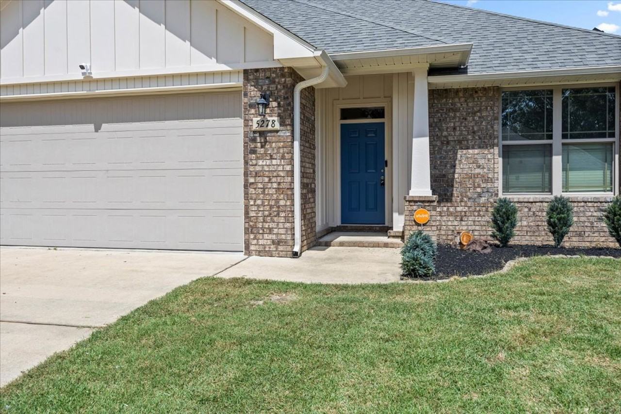 5278 Parkside Dr - Photo 2 of 19