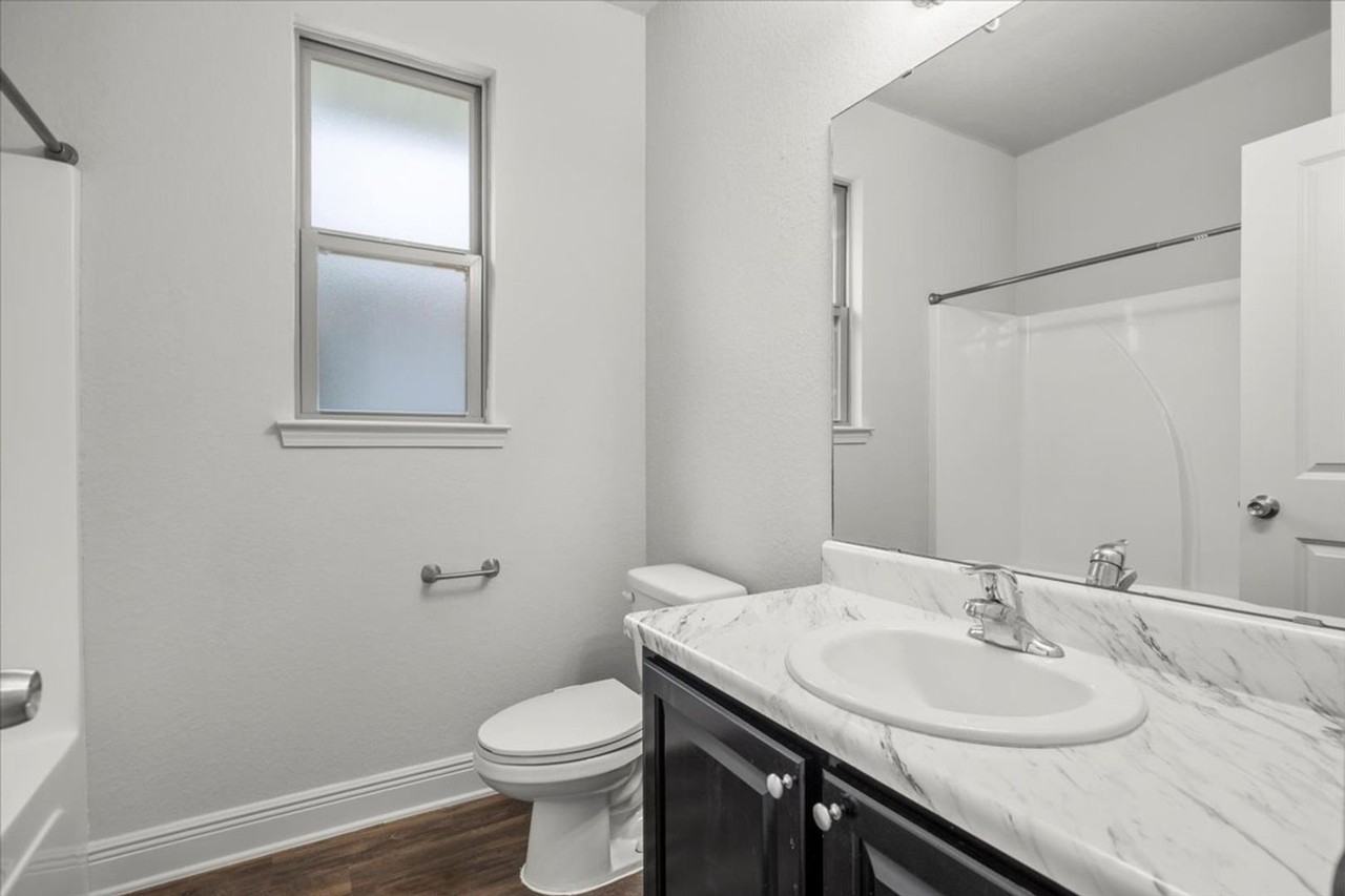 5278 Parkside Dr - Photo 5 of 19