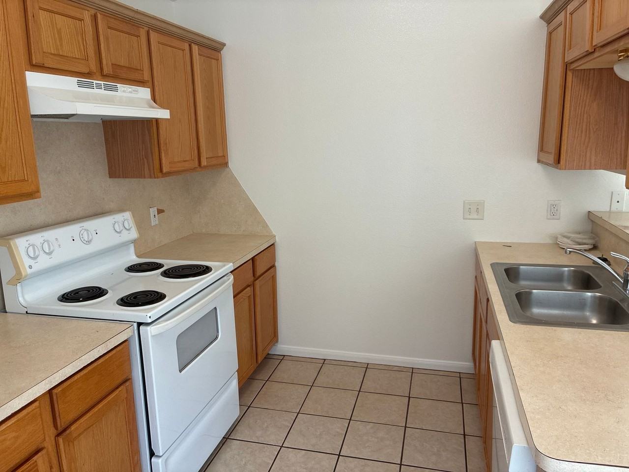 1408 Perez St - Photo 5 of 14