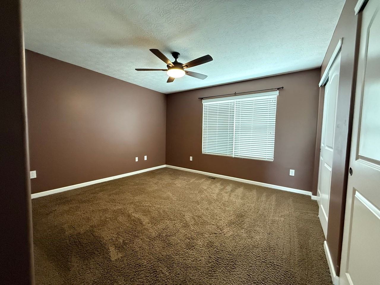 5422 Holly River Ave - Photo 7 of 19