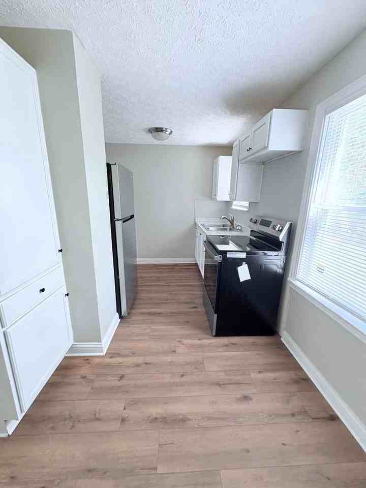 2552 Renwood Pl - Photo 3 of 8