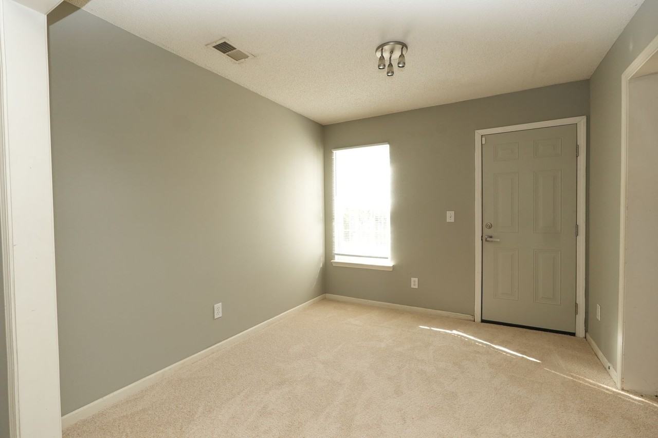 10217 Covingtonwood Dr - Photo 6 of 11