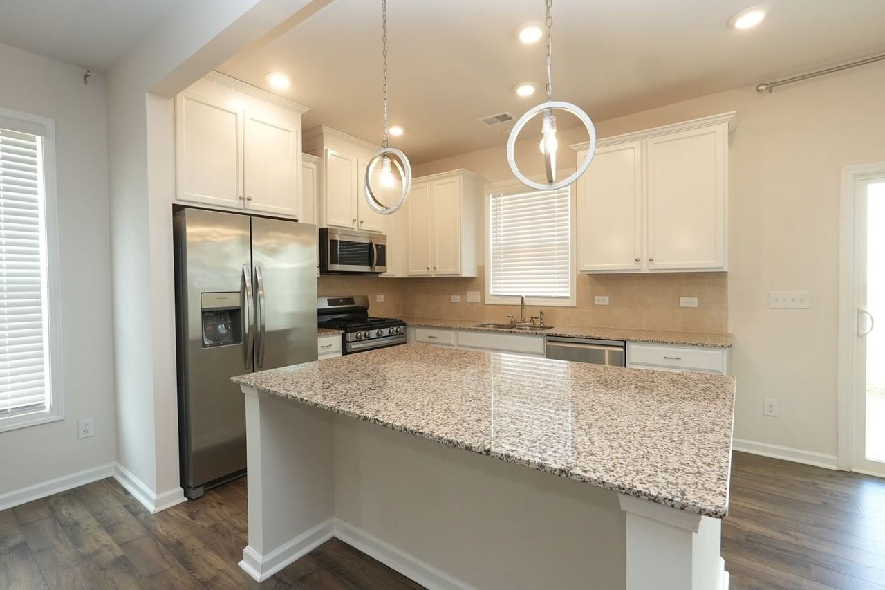 3774 Yorkshire Pl - Photo 2 of 14