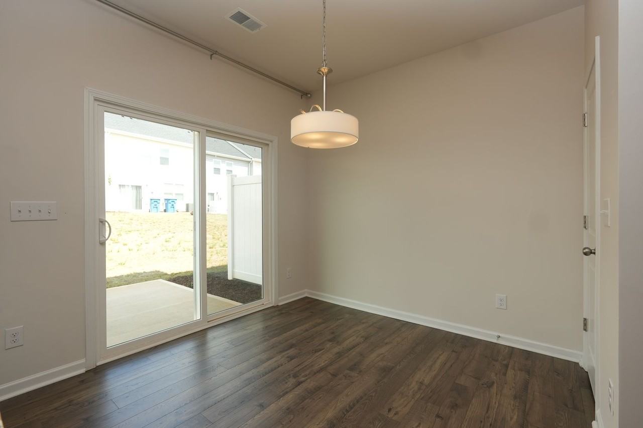 3774 Yorkshire Pl - Photo 4 of 14