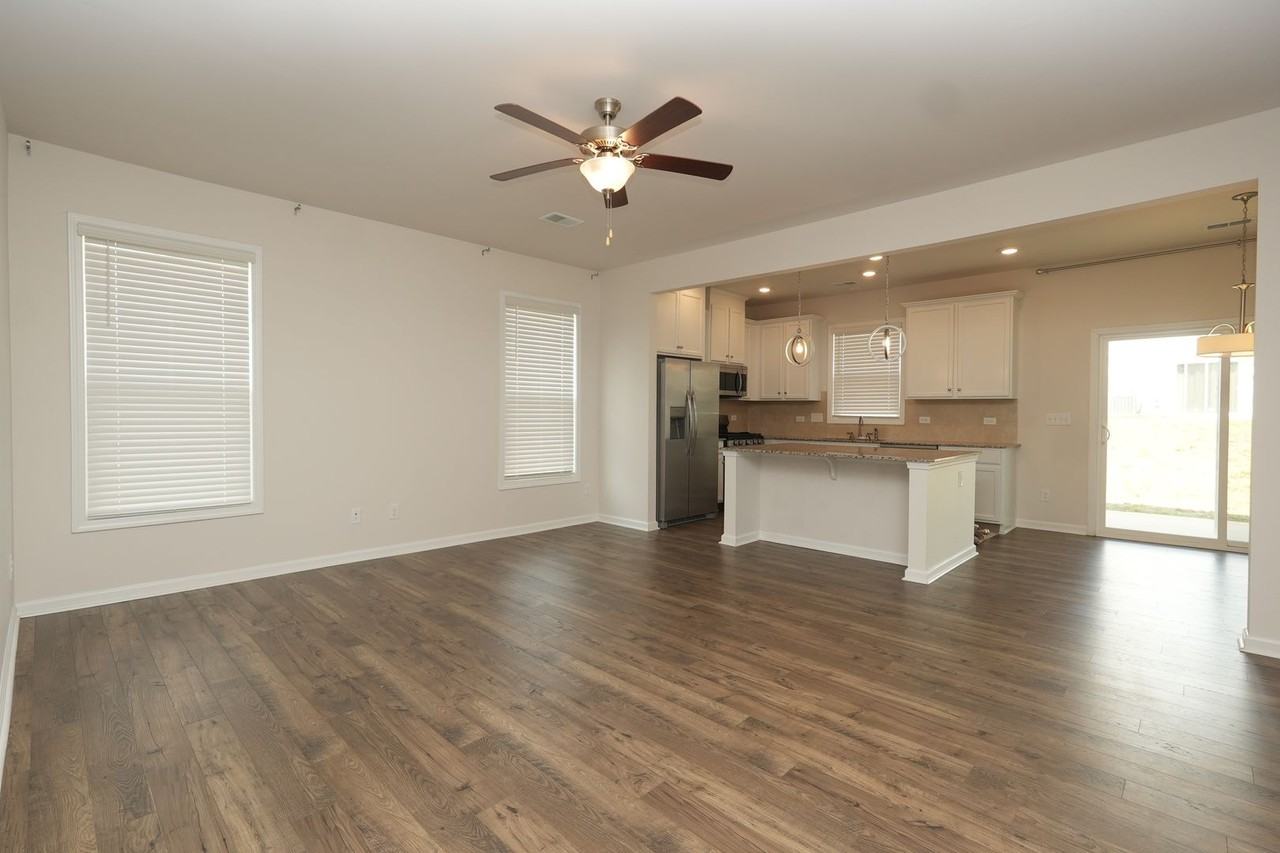 3774 Yorkshire Pl - Photo 7 of 14