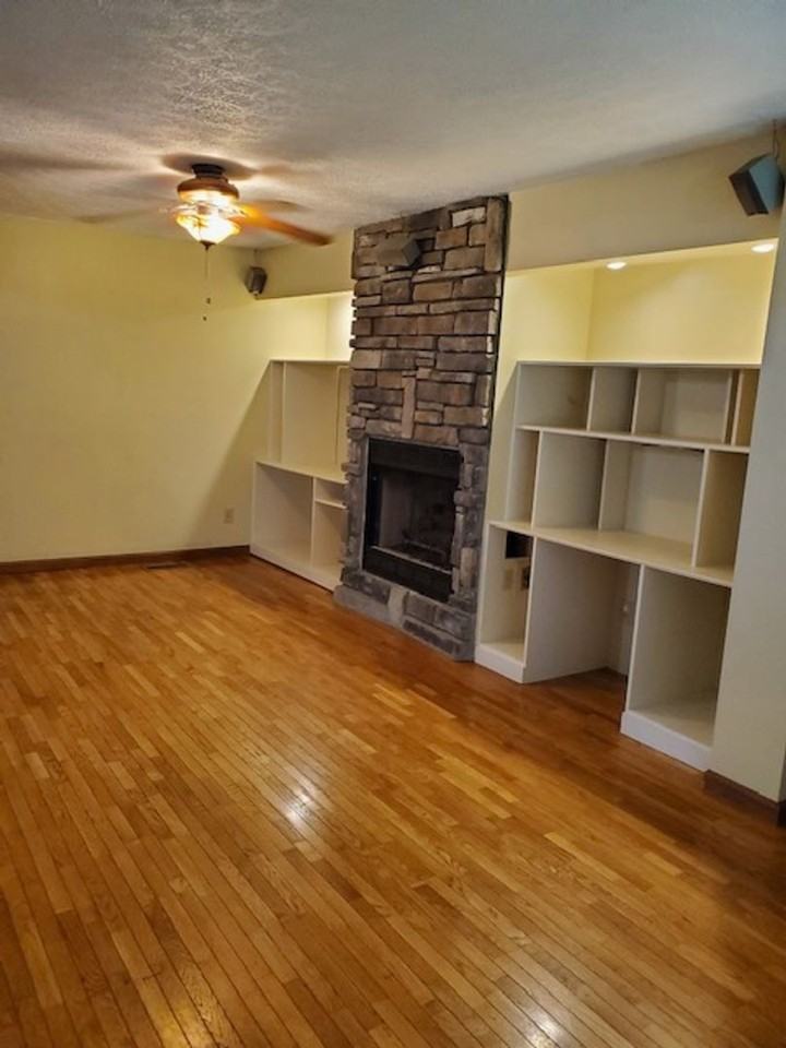 12170 7th Ave - Photo 3 of 11