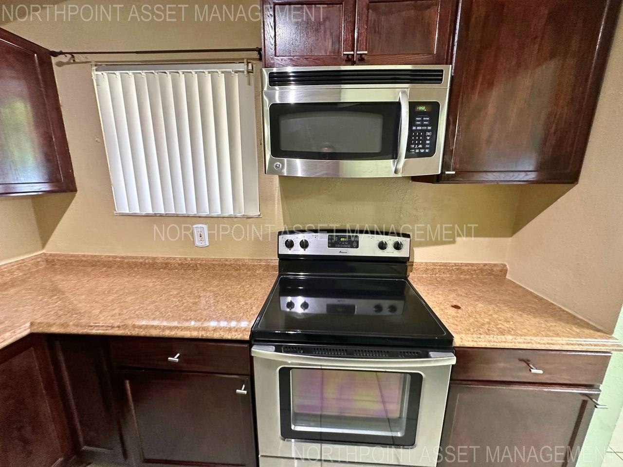 2410 Sw 87th Ter - Photo 6 of 31