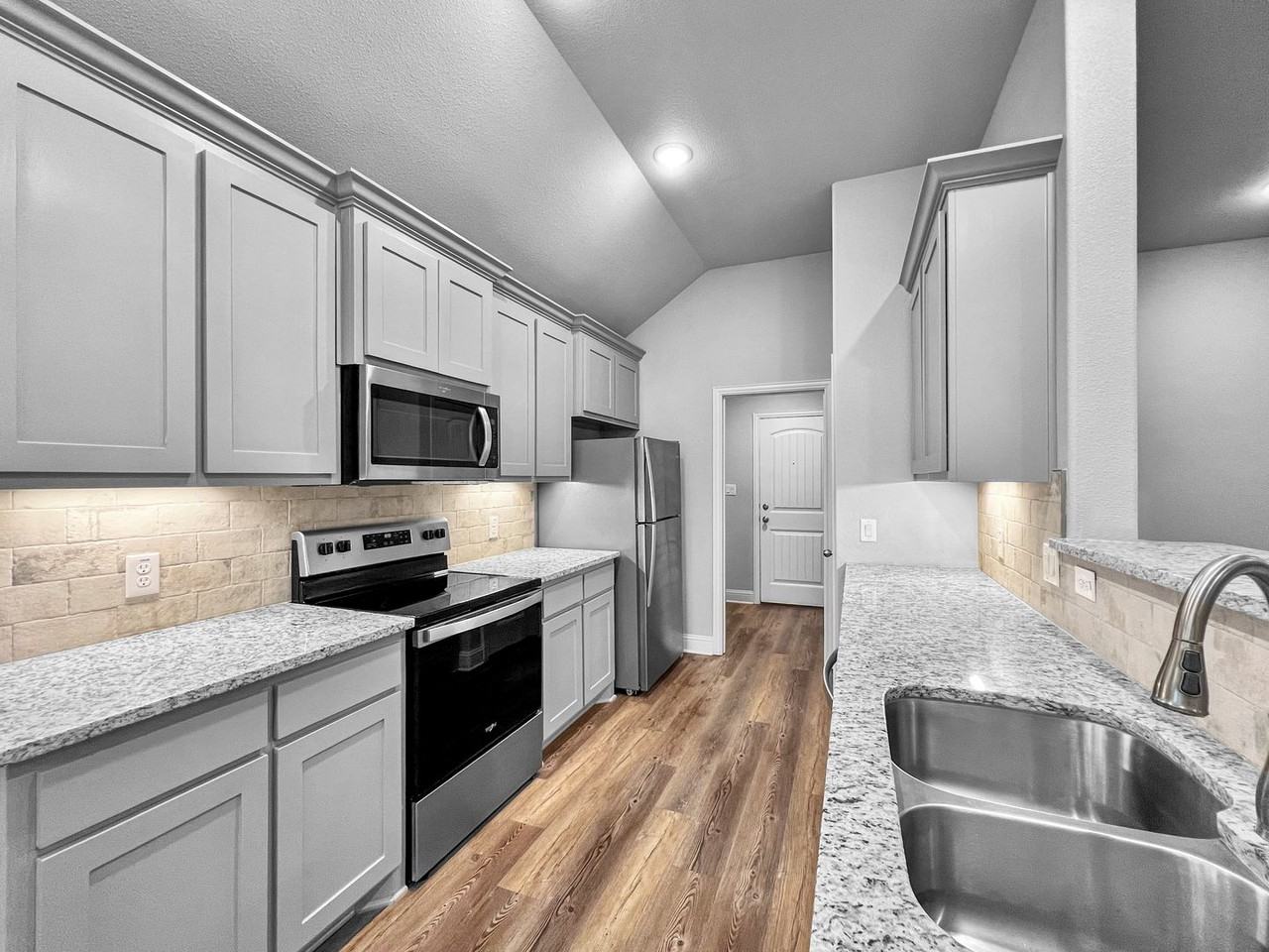 2812 Orchid Dr - Photo 4 of 24