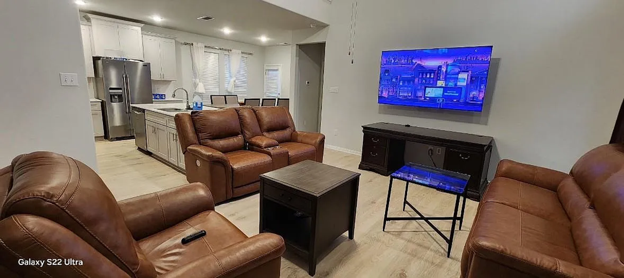 201 White Horses Dr - Photo 2 of 11