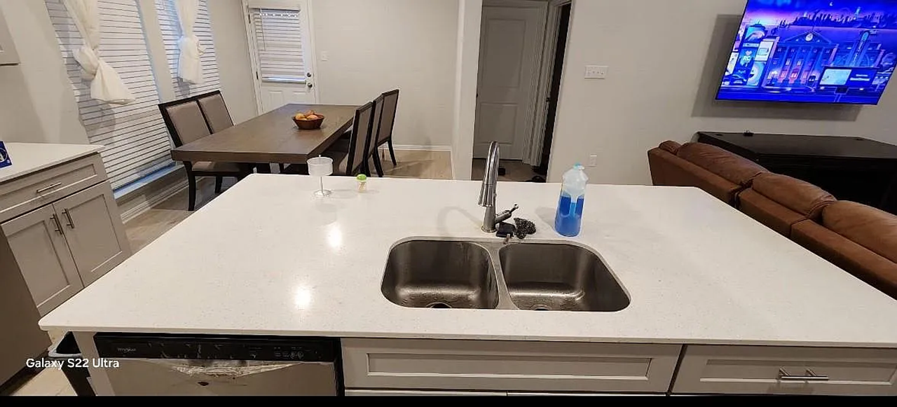 201 White Horses Dr - Photo 4 of 11