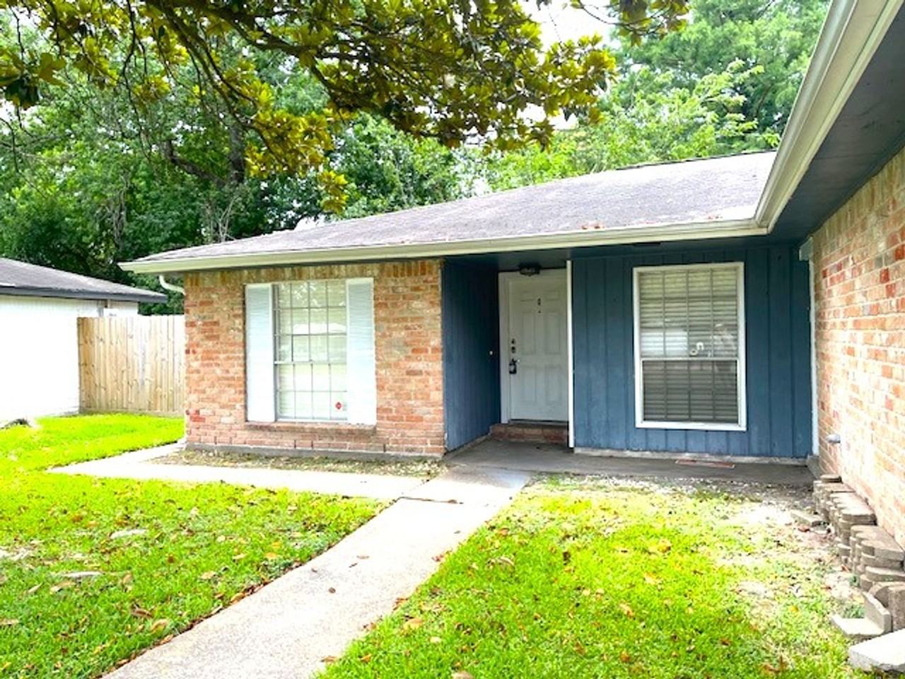 23107 Summergate Dr - Photo 3 of 19