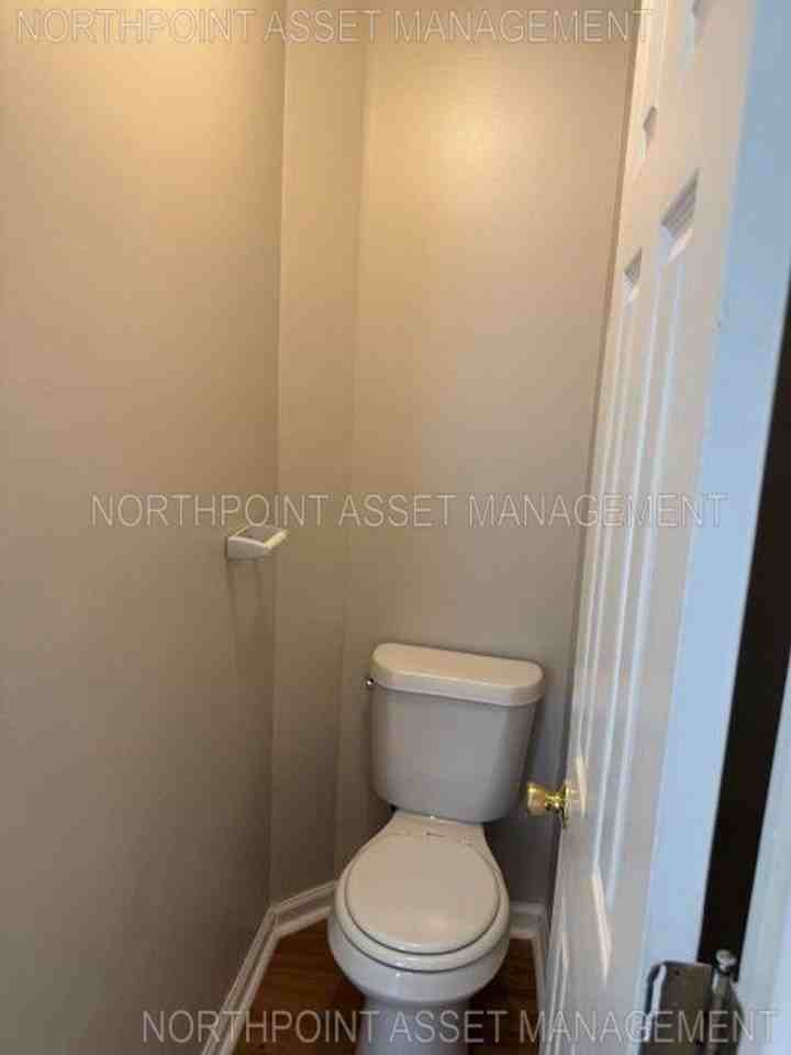 6786 Derby Ave - Photo 6 of 18