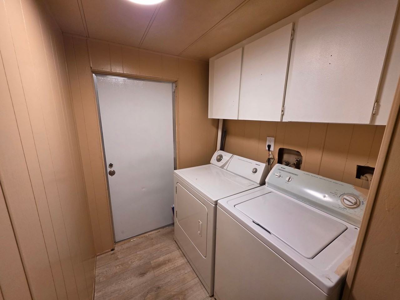 17223 E 4th Ave - Photo 7 of 10