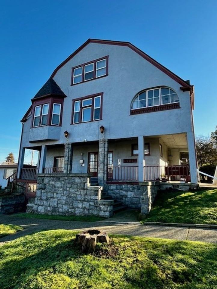 Vintage Character, Urban Convenience—Live the Best of Both at 523 N I Street - Photo 5 of 14