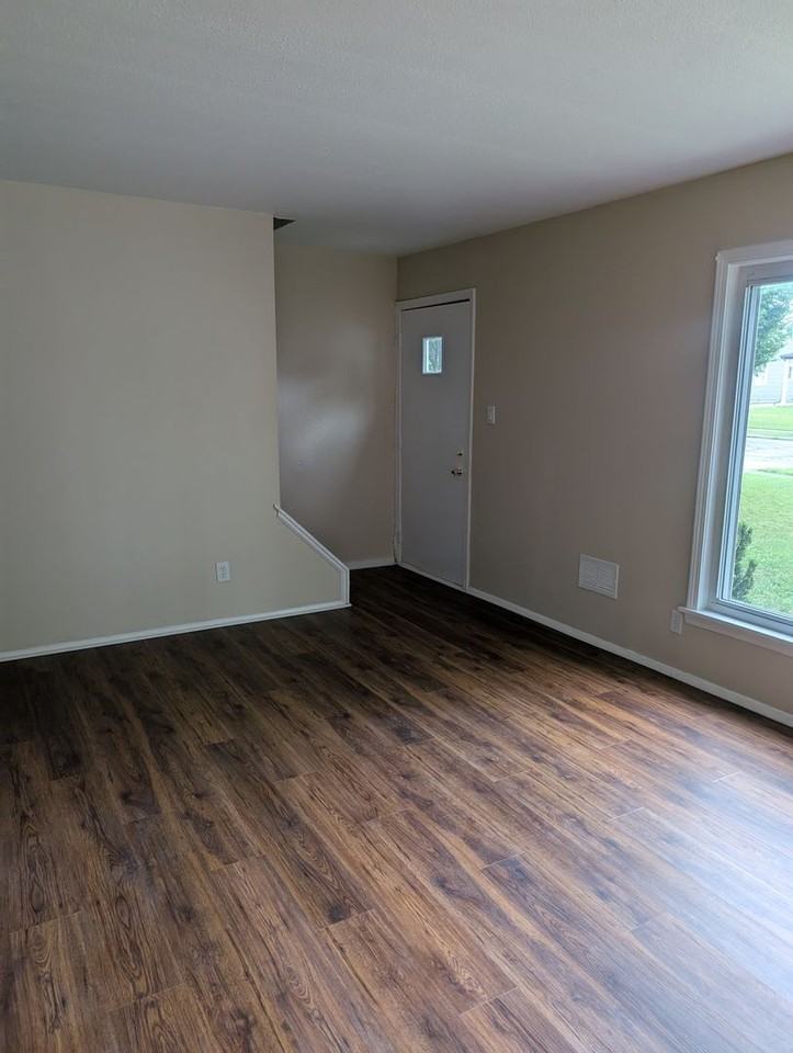 26931 Shirley Ave - Photo 4 of 18