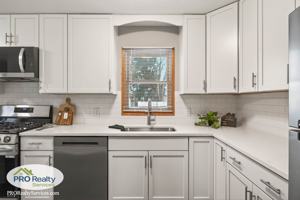 featured image of 1755 Oakwood Dr