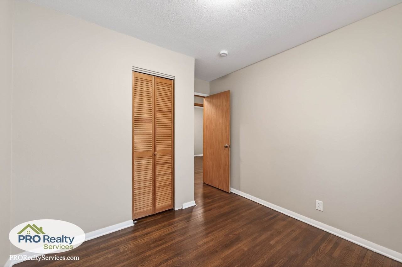 1755 Oakwood Dr - Photo 6 of 28