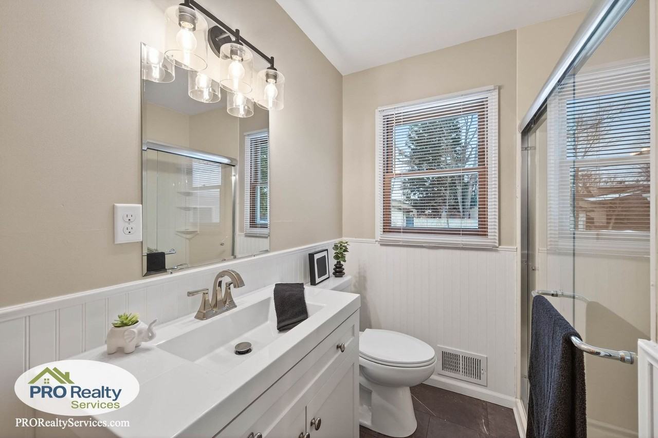 1755 Oakwood Dr - Photo 6 of 29