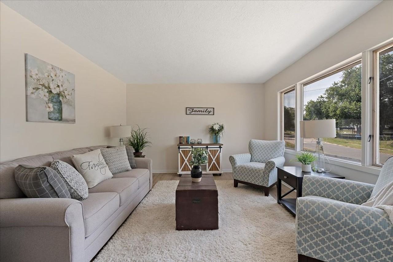 1237 Hilltop Dr - Photo 6 of 38