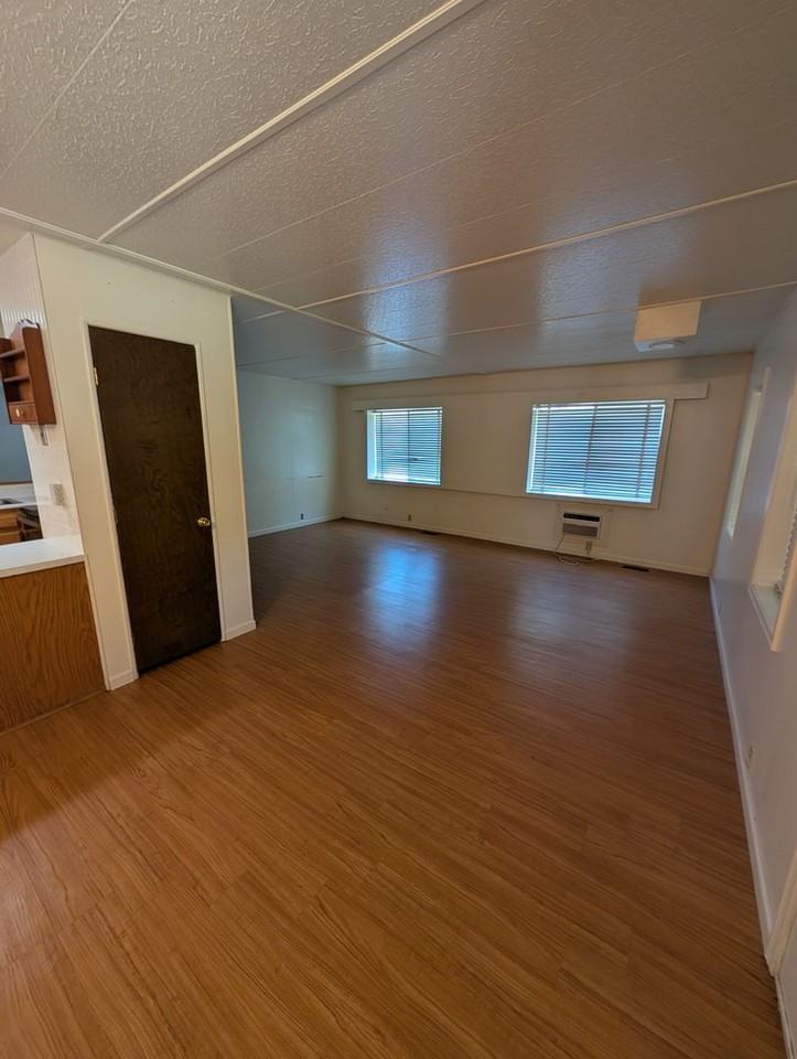 4016 Mack Ave - Photo 2 of 9