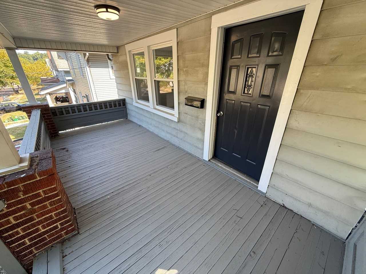 1181 Pondview Ave - Photo 2 of 18