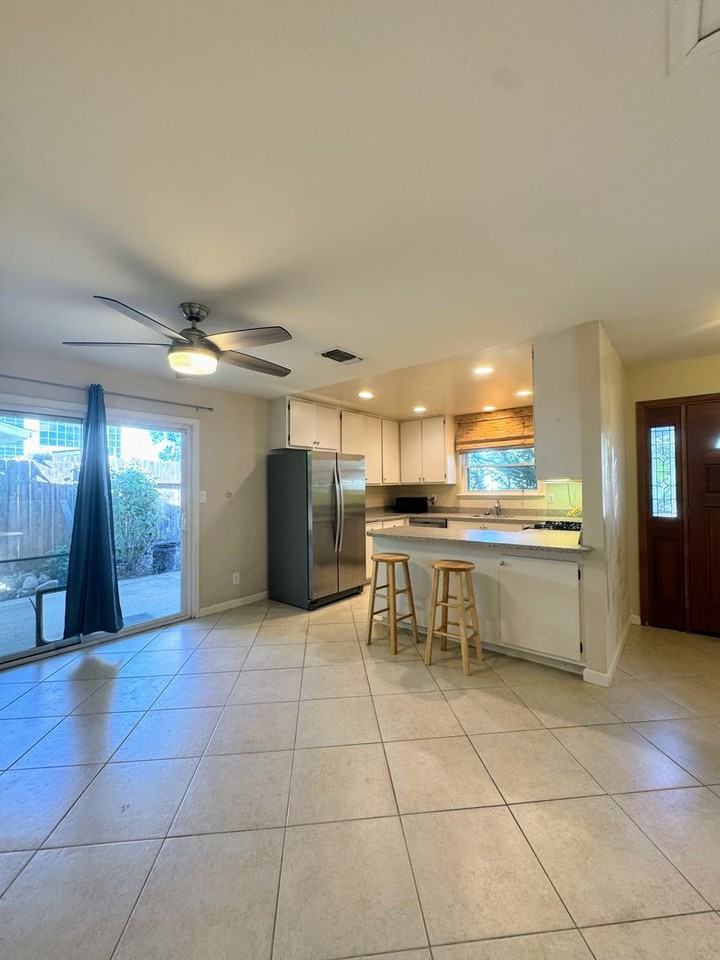 5536 Butano Way - Photo 3 of 19