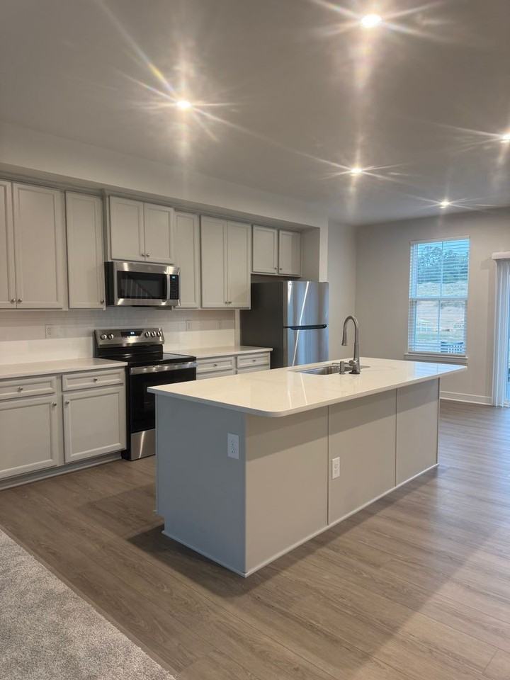 5046 Grain Orchard Rd - Photo 4 of 23