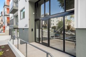 featured image of 1422 Tamarind Ave #13