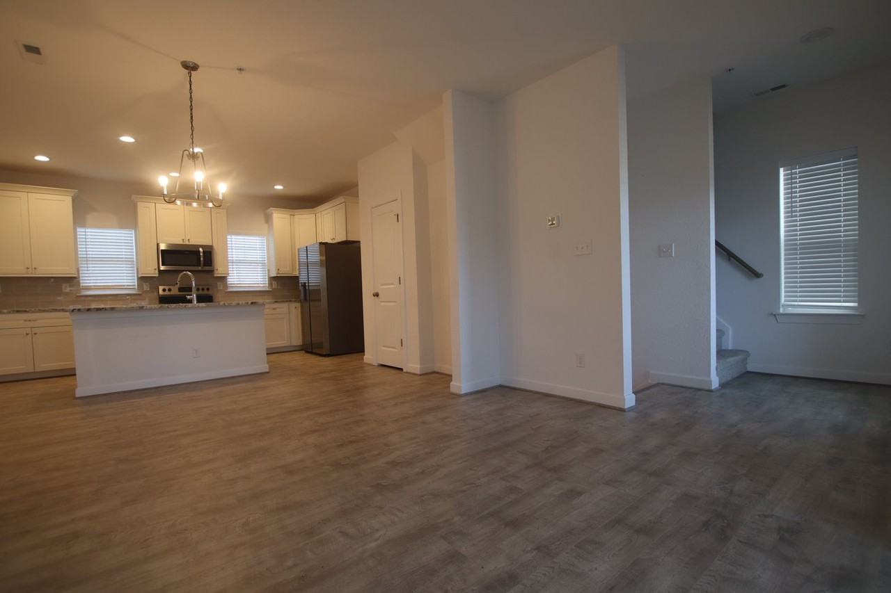 4319 Pinter Ln - Photo 7 of 49