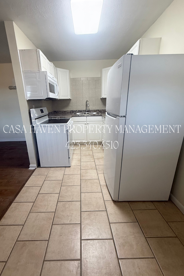 189 Cedar Point Rd #2 - Photo 4 of 10