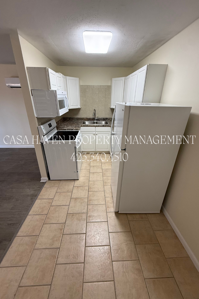 189 Cedar Point Rd #8 - Photo 4 of 9