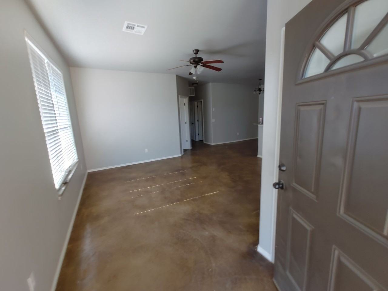 1852 Cypress Ln - Photo 2 of 11