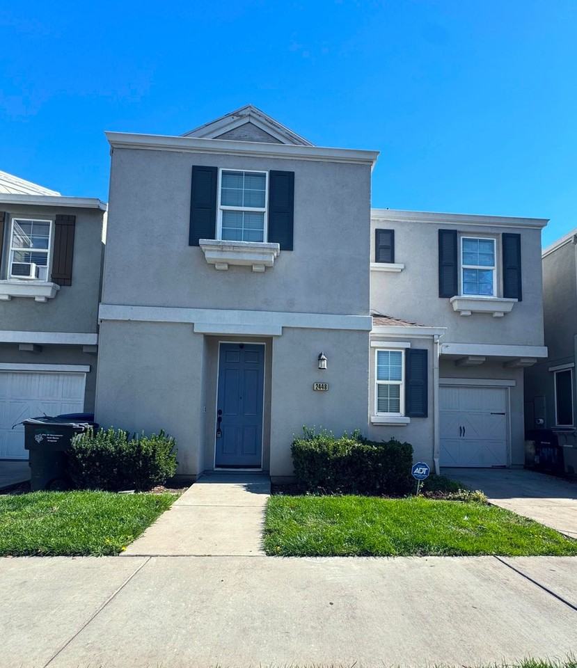 2448 Boxwood St - Photo 2 of 23