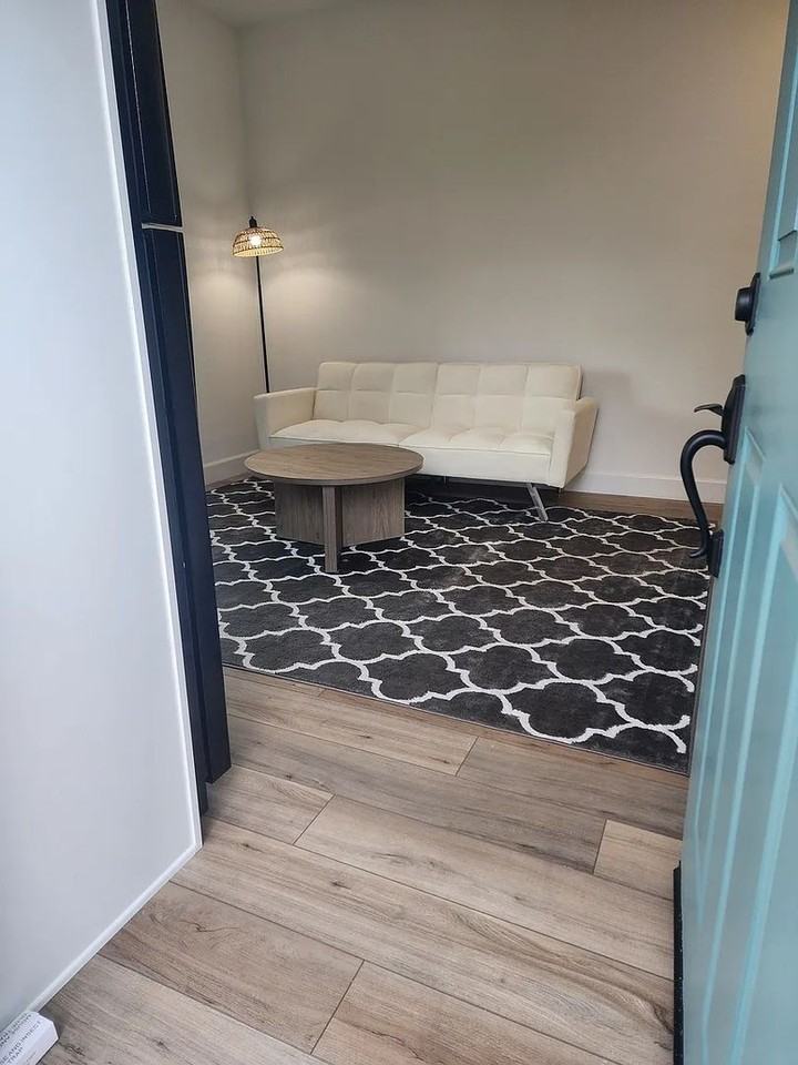 10742 Reeve Ct - Photo 5 of 13