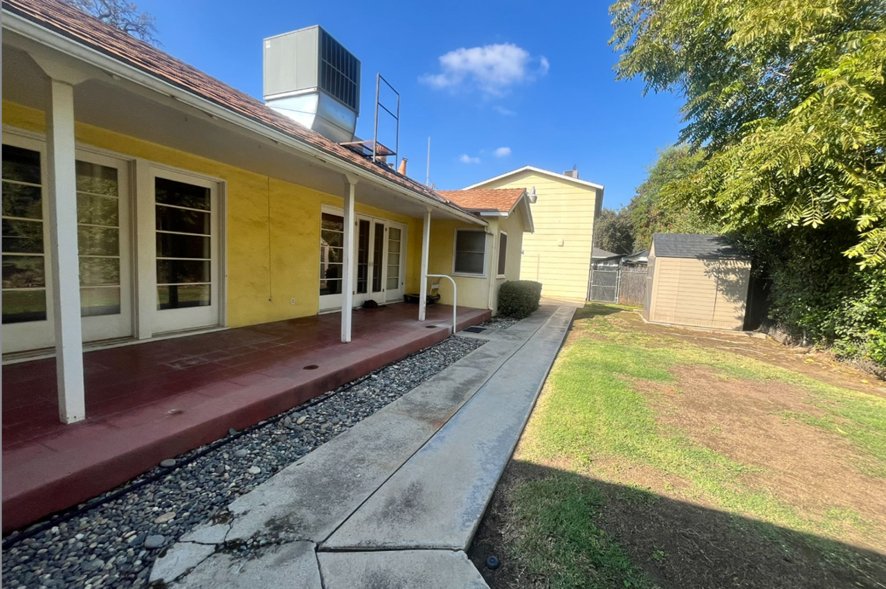 800 N West St - Photo 3 of 5