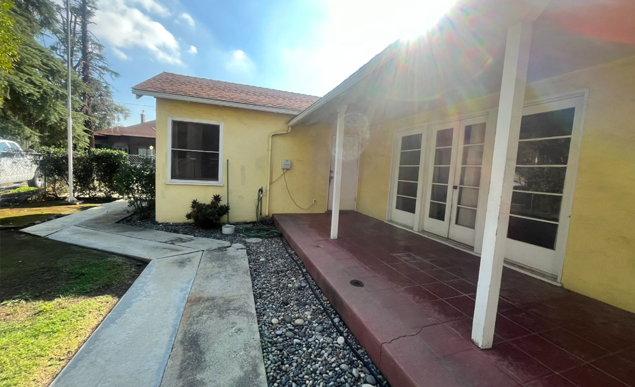 800 N West St - Photo 4 of 5