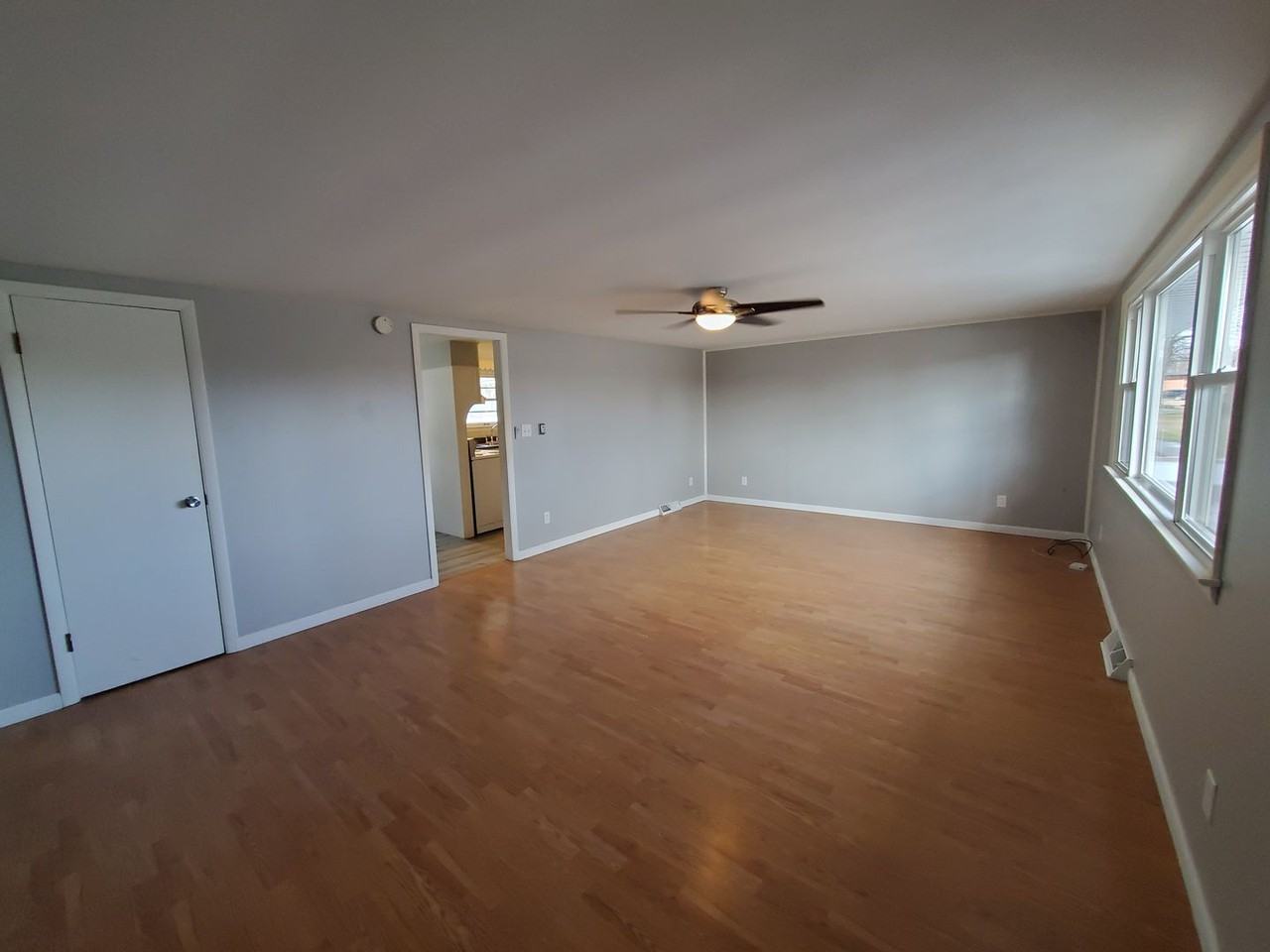 2316 11th St - Photo 2 of 11