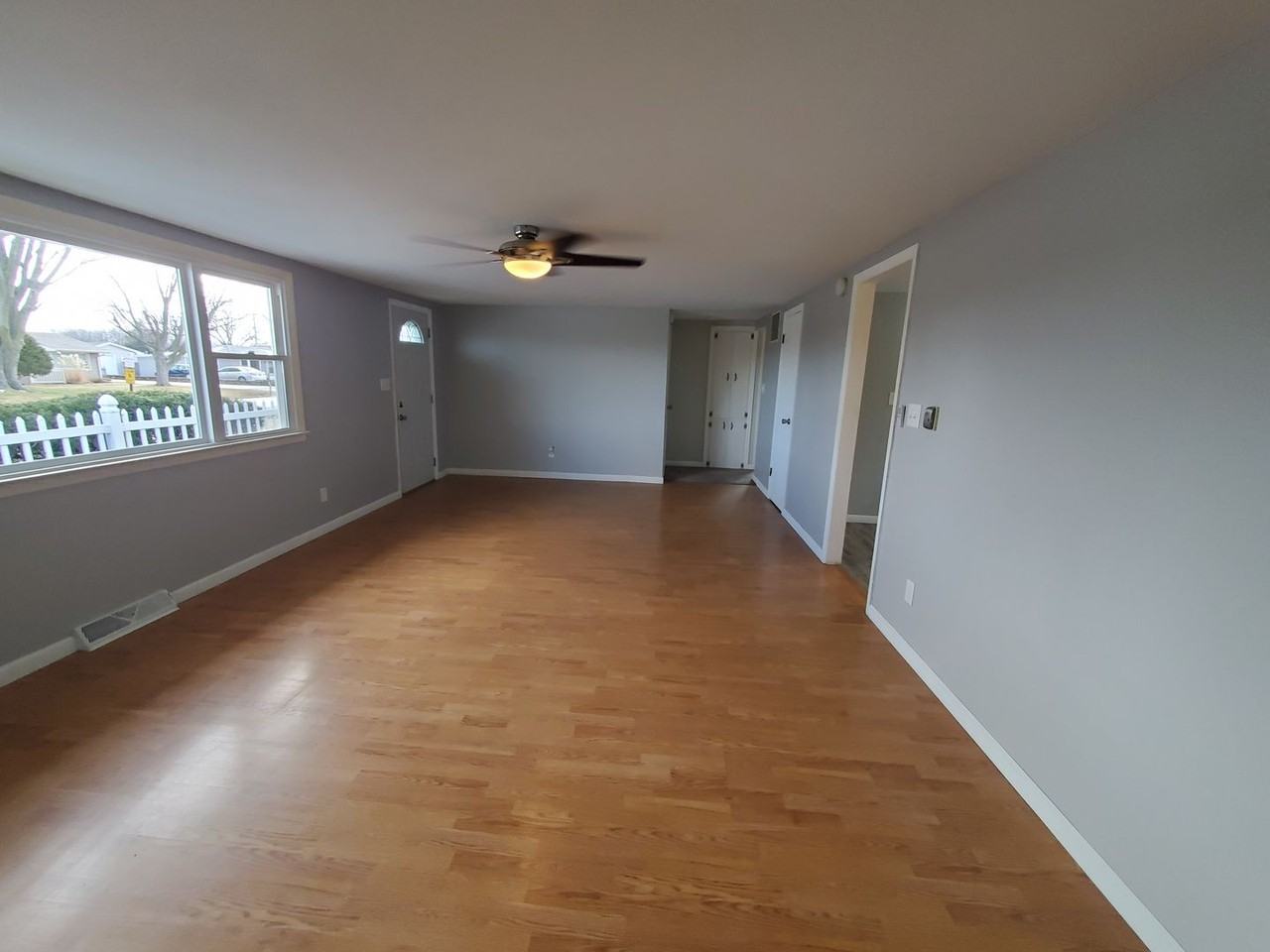 2316 11th St - Photo 3 of 11