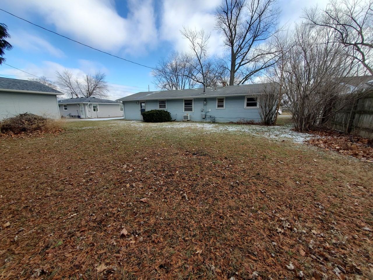 2316 11th St - Photo 2 of 9