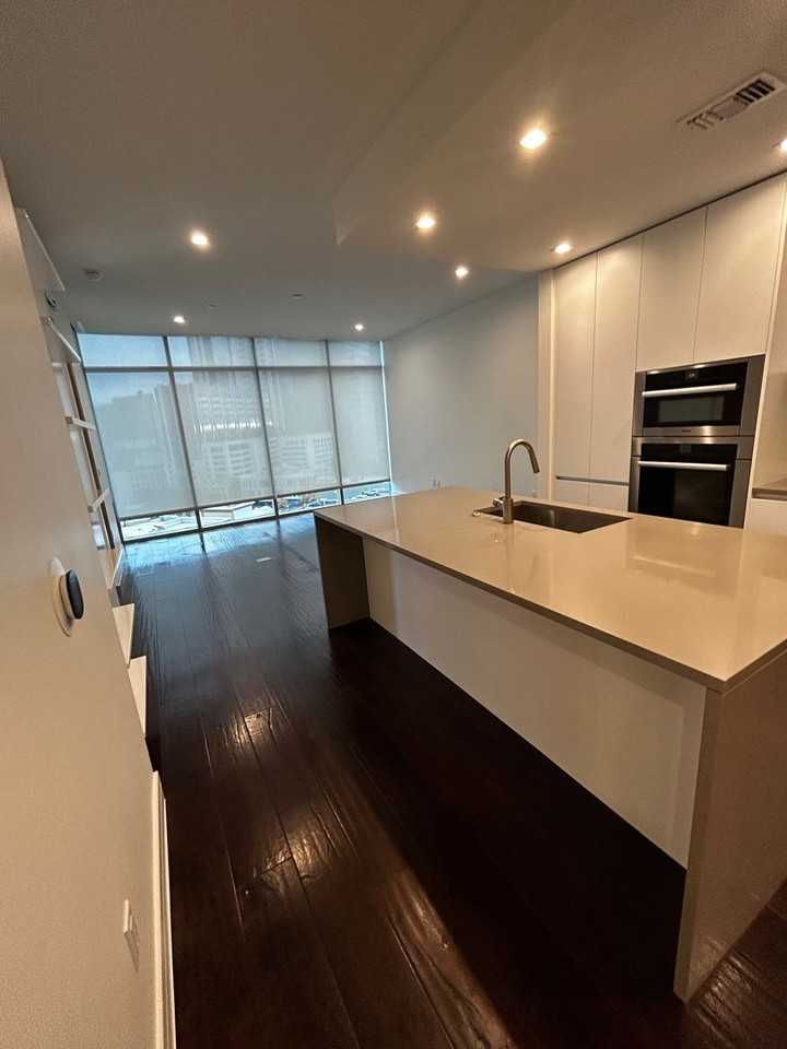 501 West Ave #1003 - Photo 6 of 23