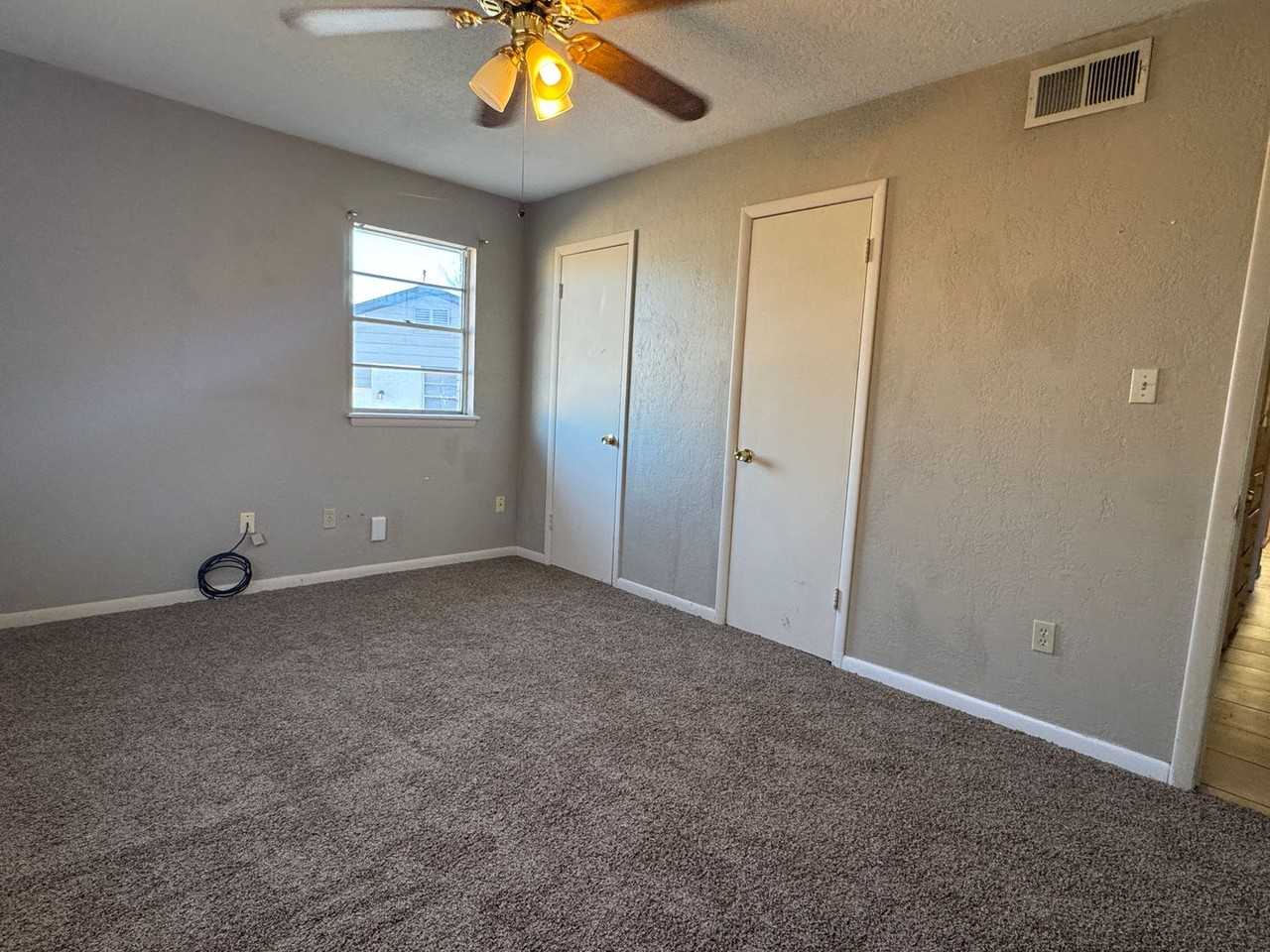 4304 Nw Pollard Ave - Photo 2 of 13