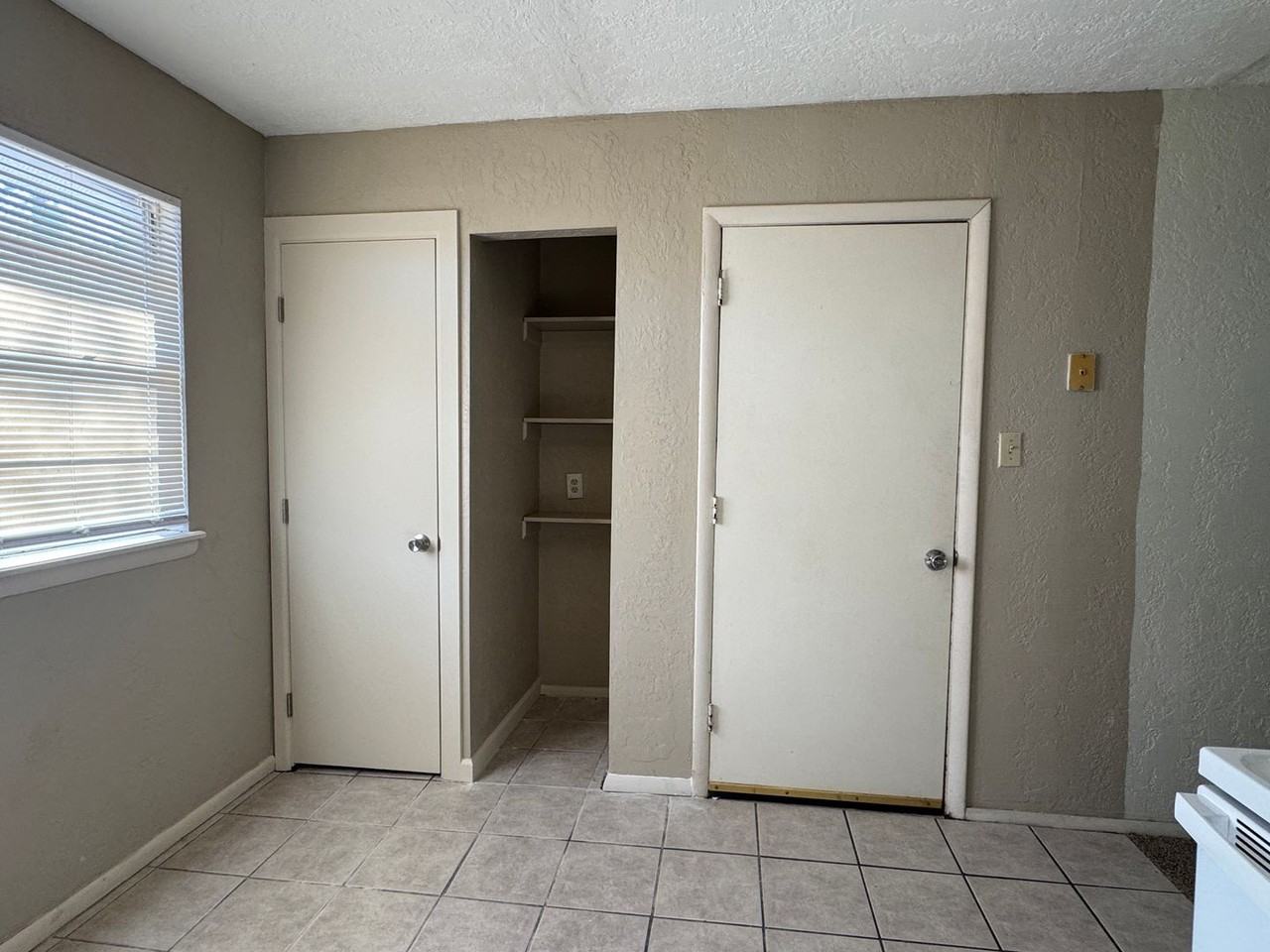 4304 Nw Pollard Ave - Photo 5 of 13