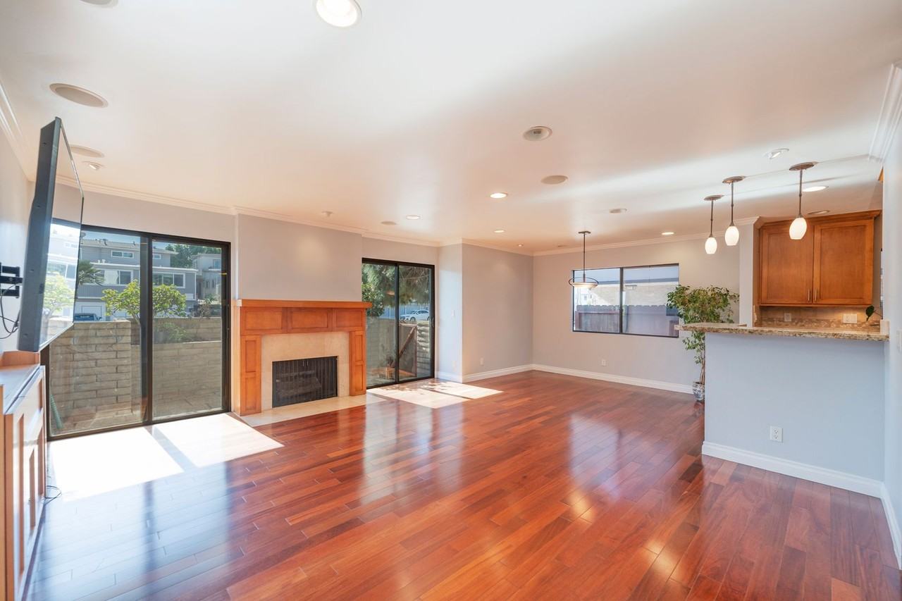 1447 Manhattan Beach Blvd - Photo 7 of 37