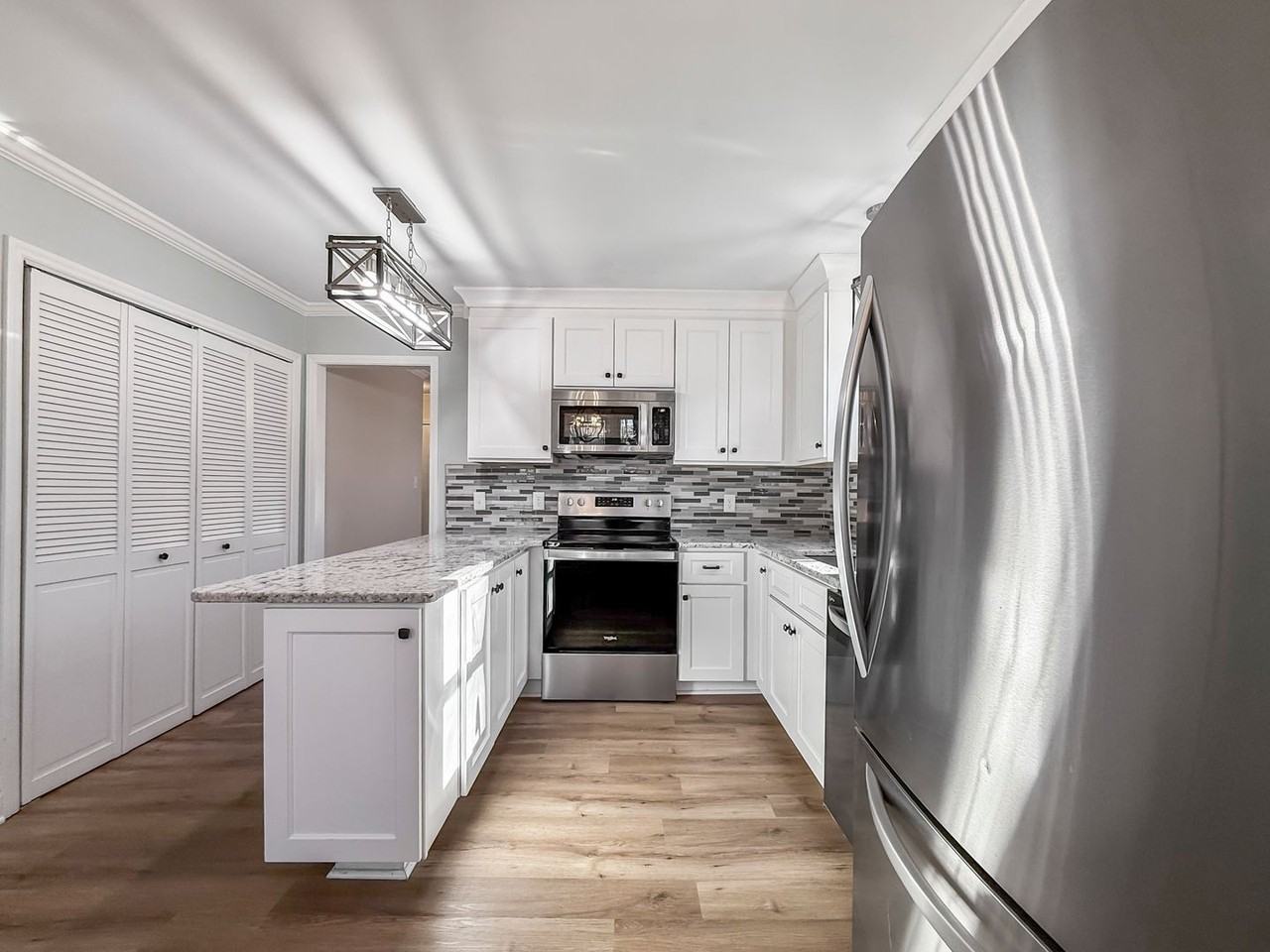 1000 Hornbuckle Ct - Photo 4 of 18