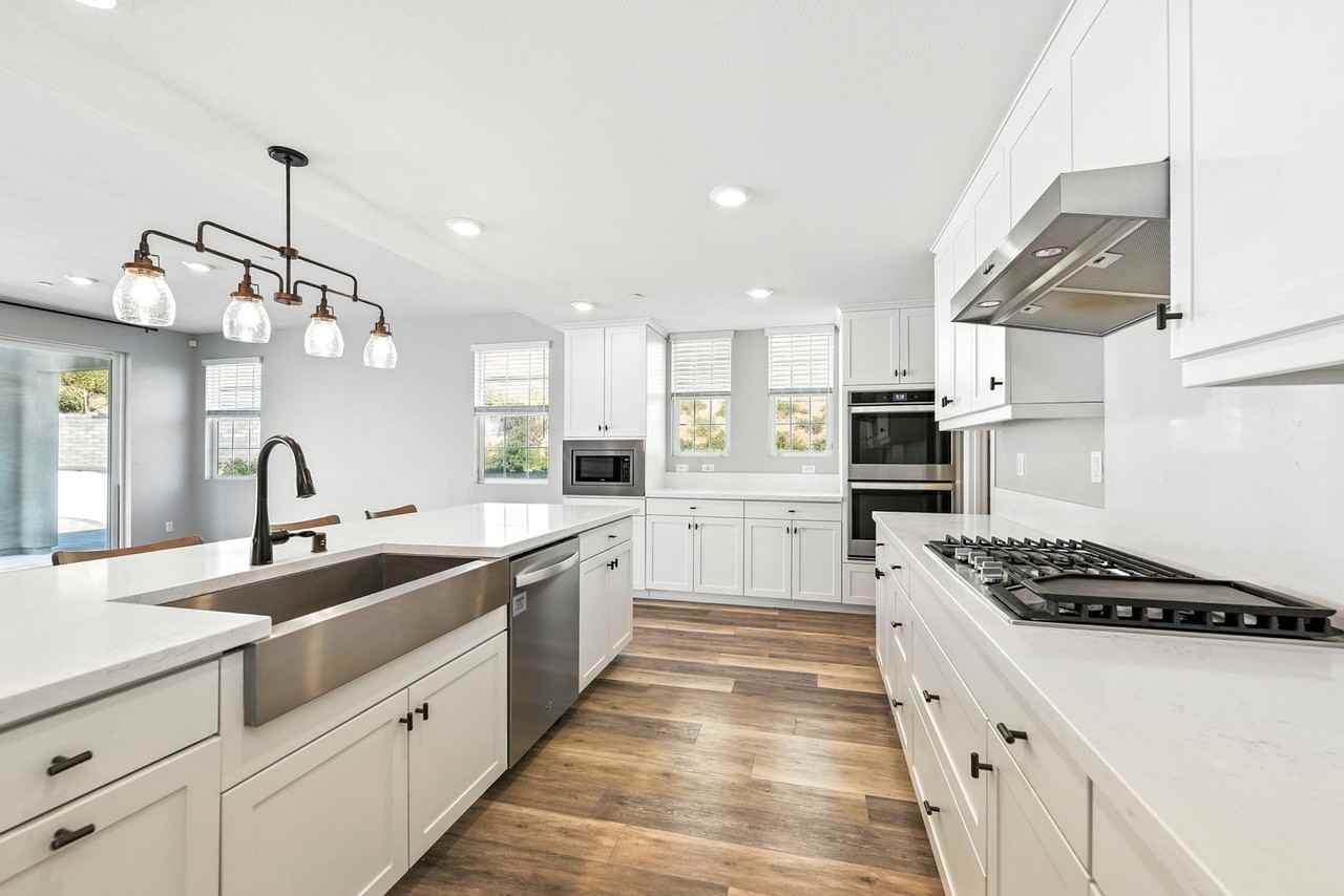 3459 Aspen St - Photo 4 of 35